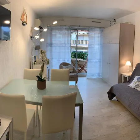 Vue Centre Avec Garage Apartment